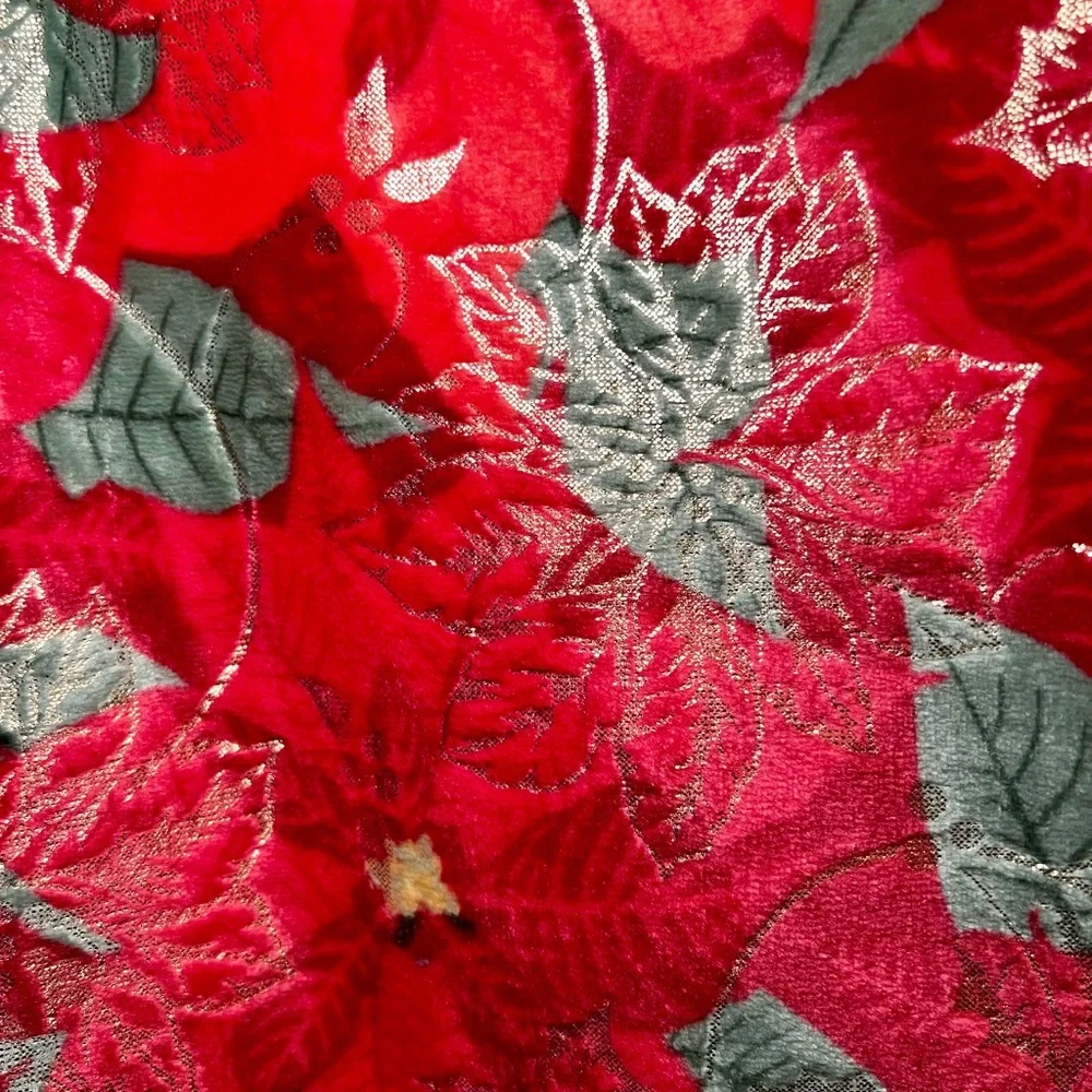 Christmas Red Poinsettia Flowers Plush Throw Blanket Gold Foil Green Leaves